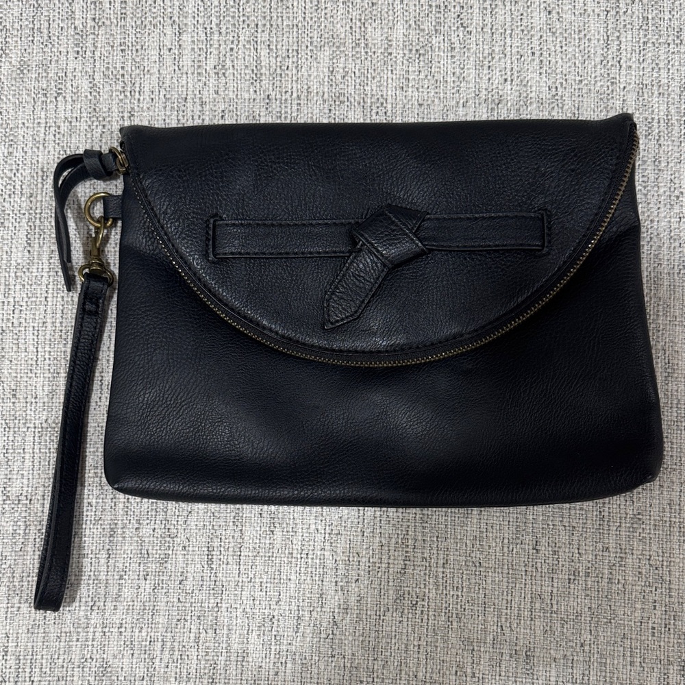 Universal Thread Black Wristlet Clutch